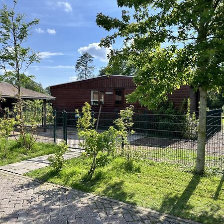 Villa Vrijstaand Chalet Met Veel Buitenruimte En Veranda Zuid-Scharwoude Exterior foto