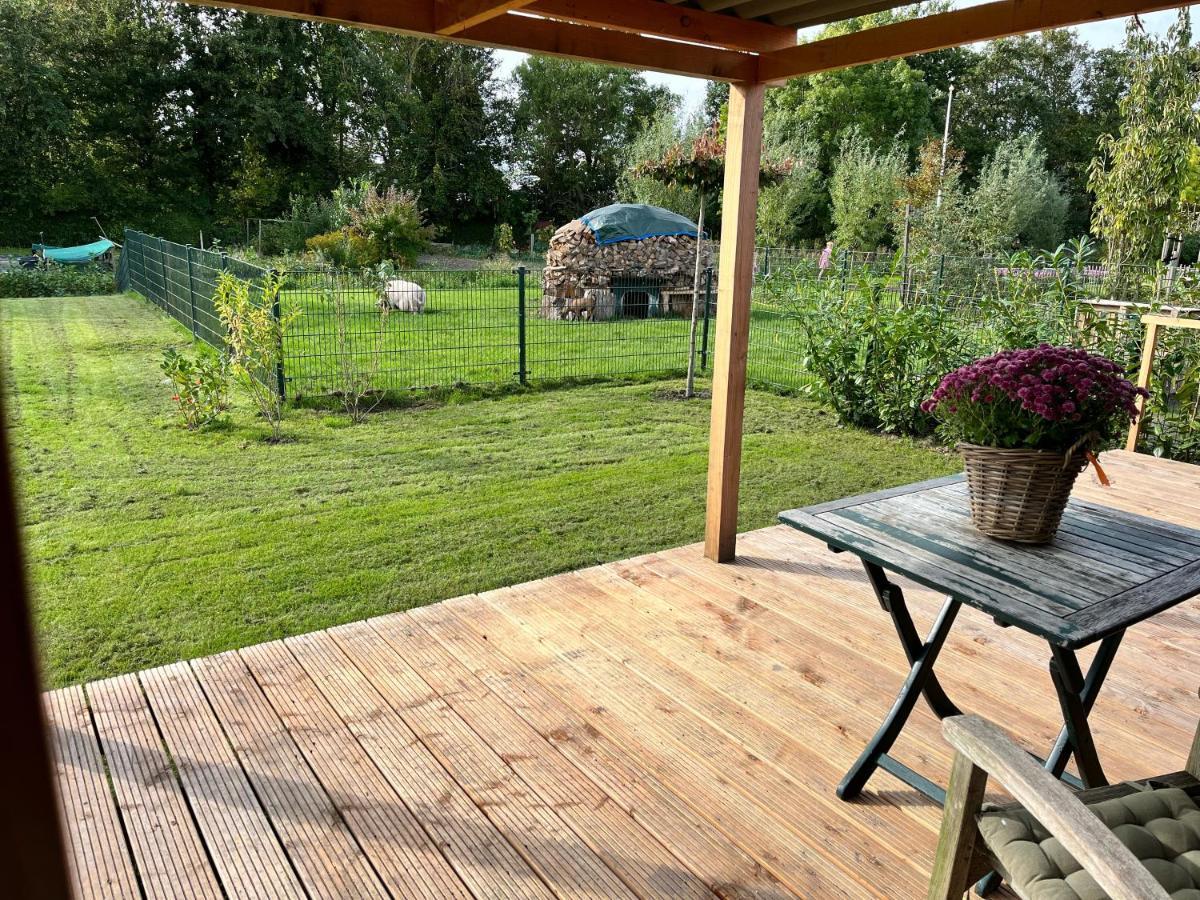 Vrijstaand Chalet Met Veel Buitenruimte En Veranda Zuid-Scharwoude Exterior foto