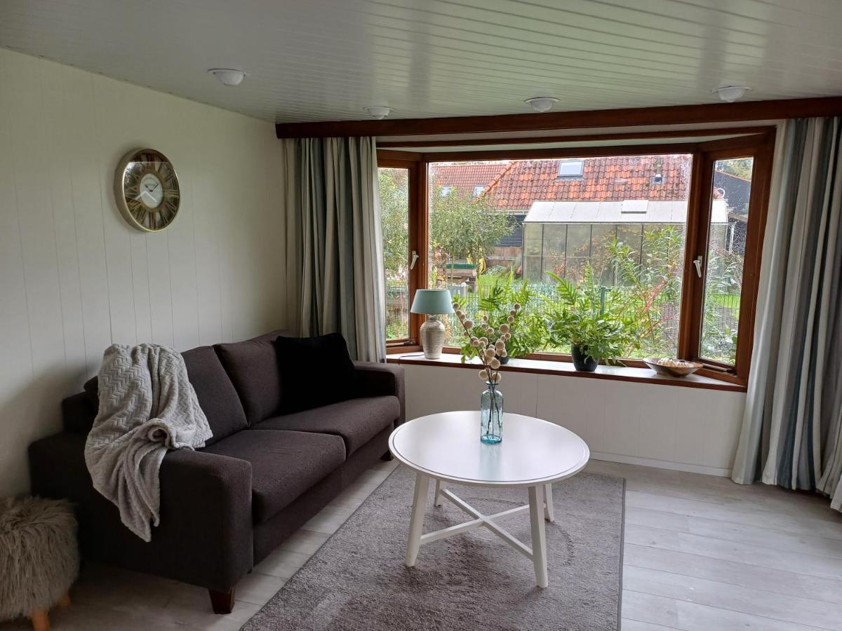 Vrijstaand Chalet Met Veel Buitenruimte En Veranda Zuid-Scharwoude Exterior foto