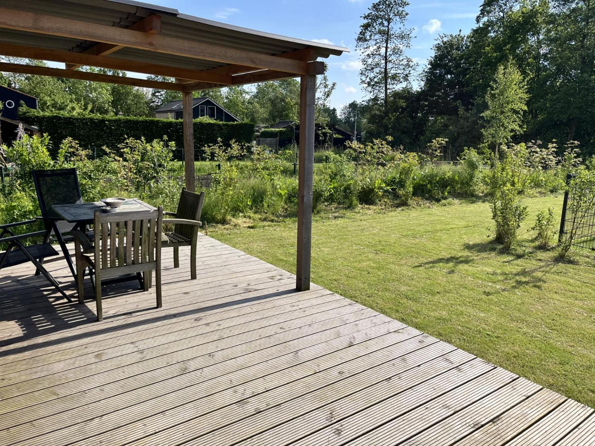 Villa Vrijstaand Chalet Met Veel Buitenruimte En Veranda Zuid-Scharwoude Exterior foto